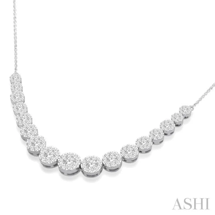 3 Ctw Round Cut Diamond Lovebright Necklace in 14K White Gold