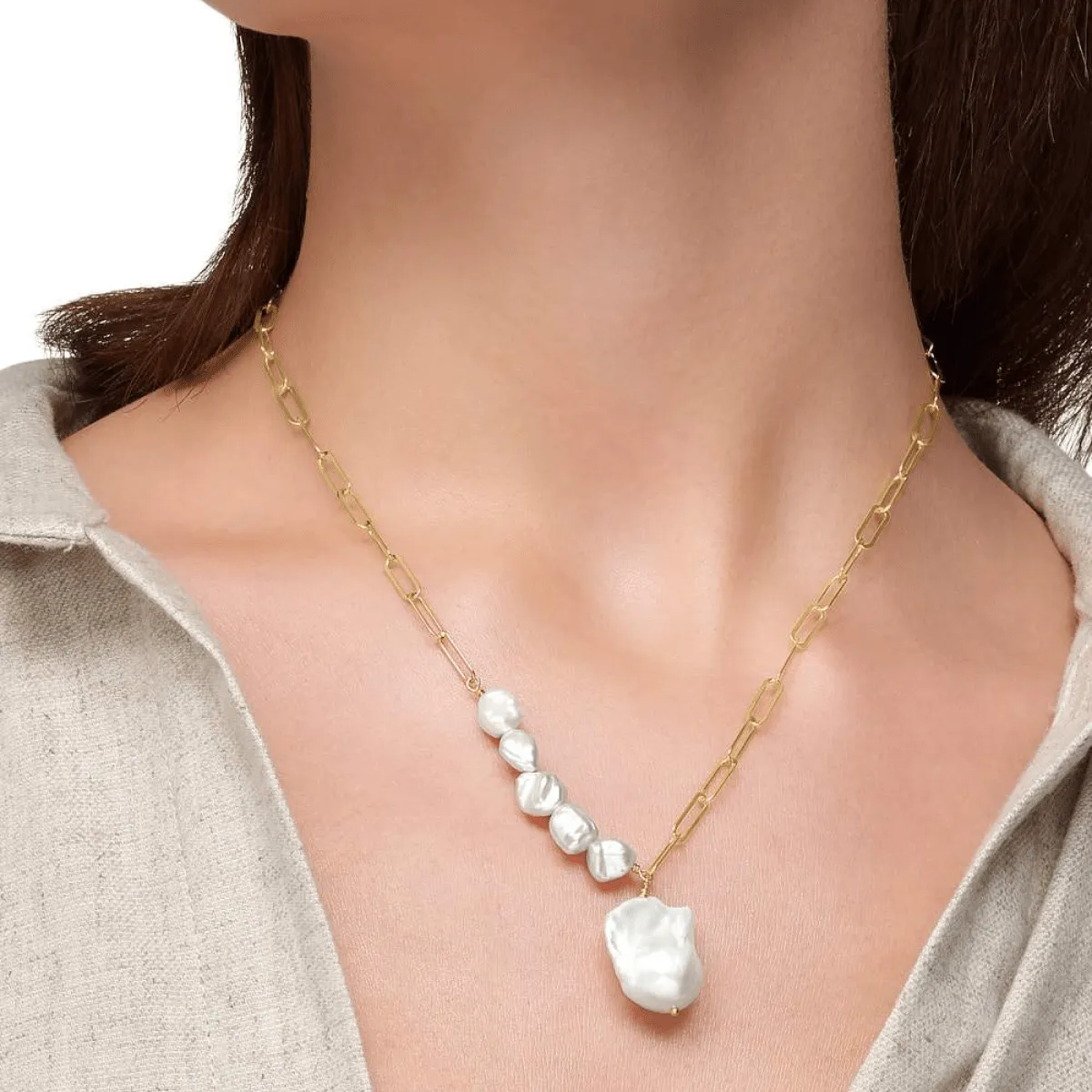 Asymmetric Paperclip Pearl Chain Necklace