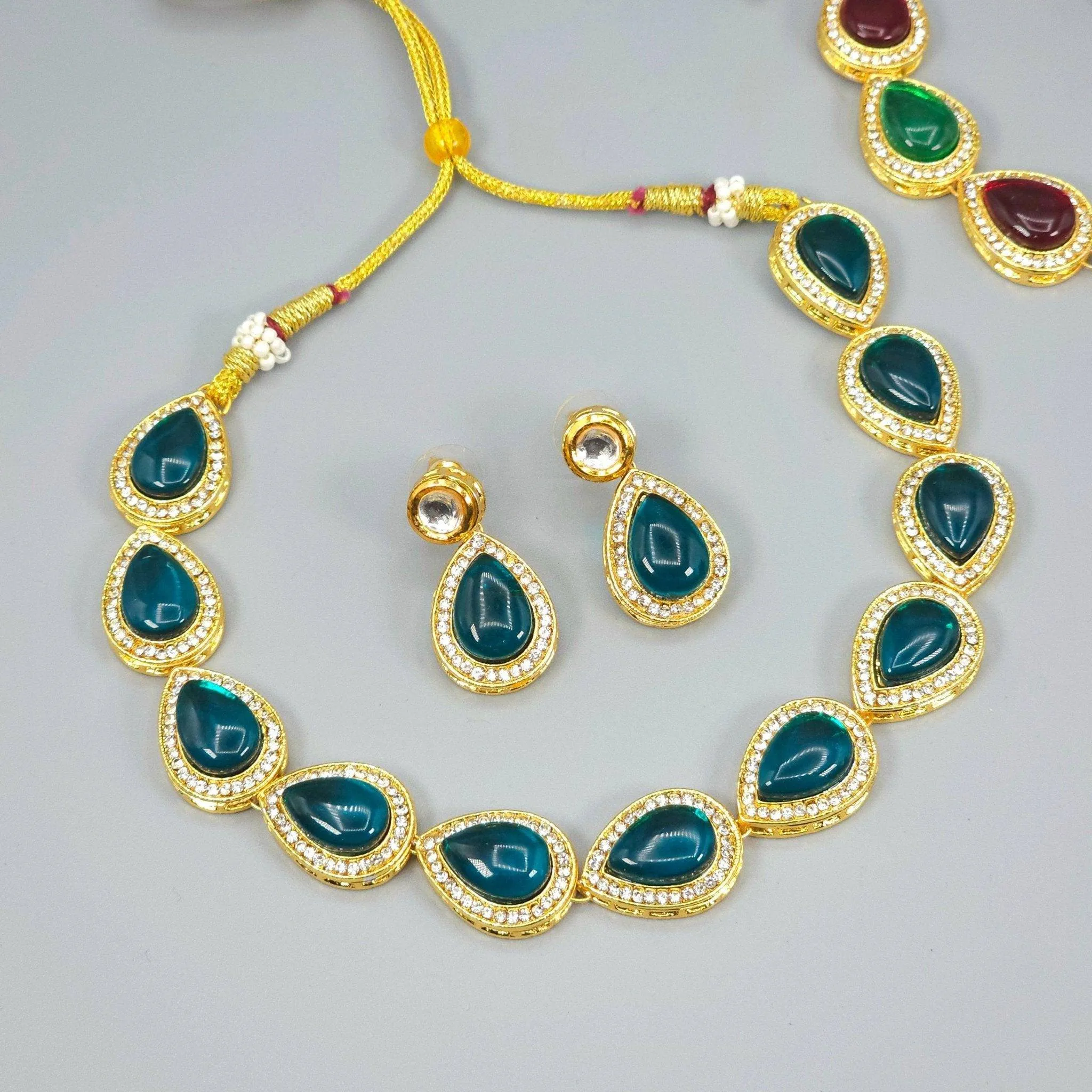 Naira- Sleek Kundan Choker Set