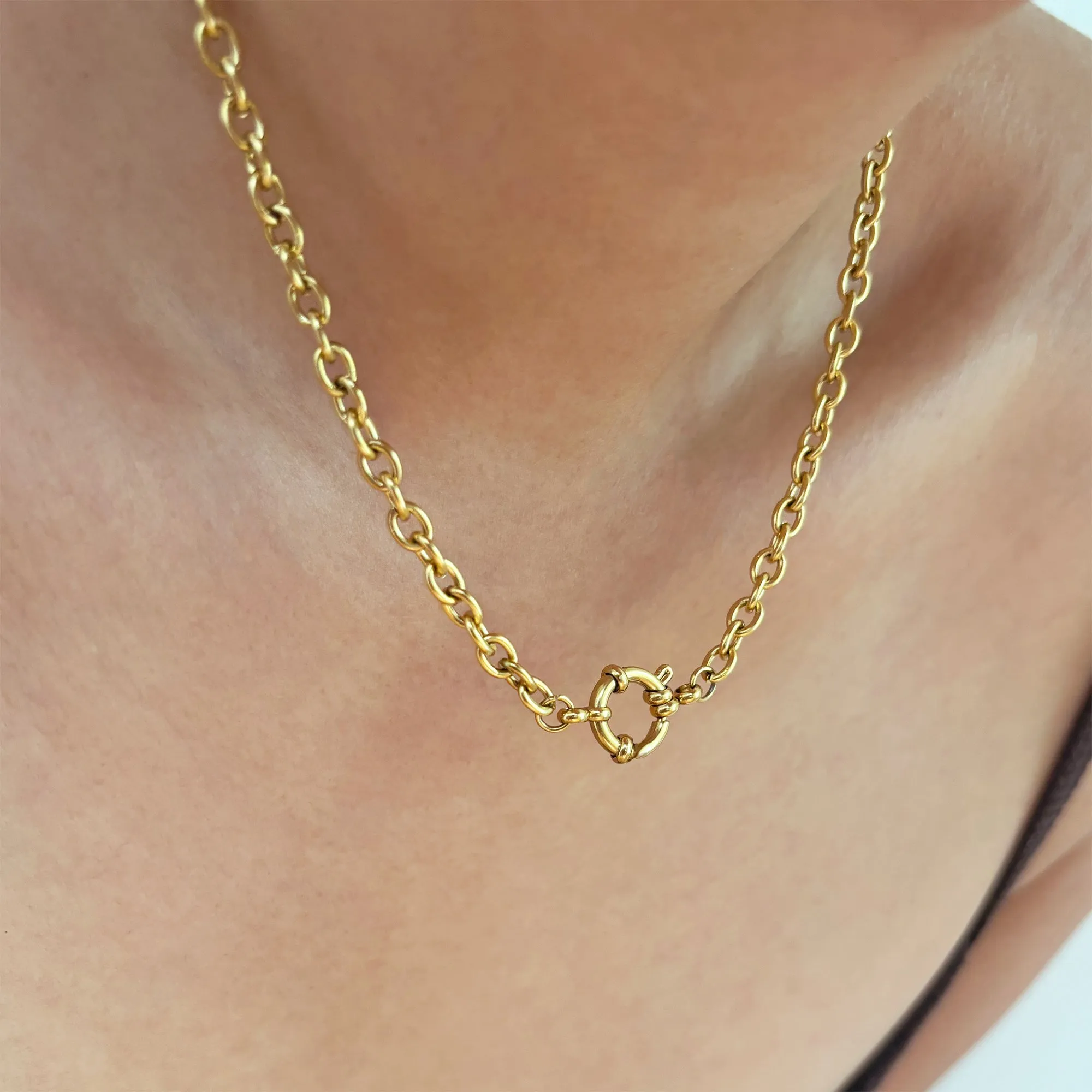 NARA GOLD CABLE CHAIN CHARM NECKLACE