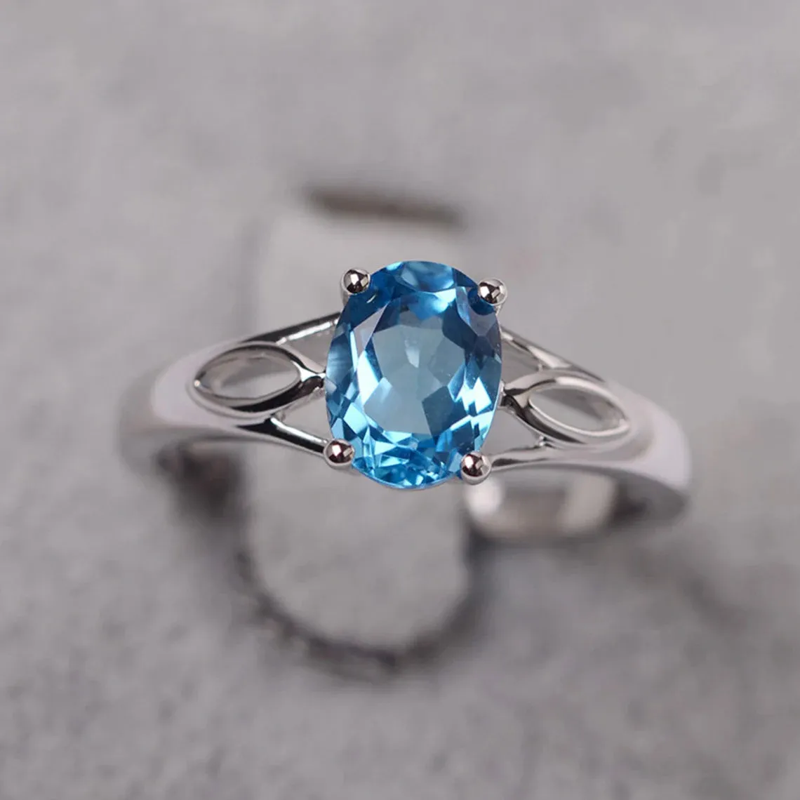 Natural Oval Cut Swiss Blue Topaz Simple Solitaire Ring  - 925 Sterling Silver Ring