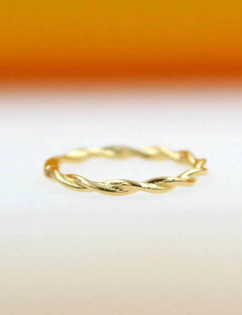 Nuance Twist Ring