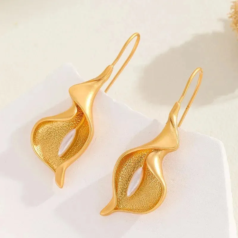 Serene Bloom Calla Earrings