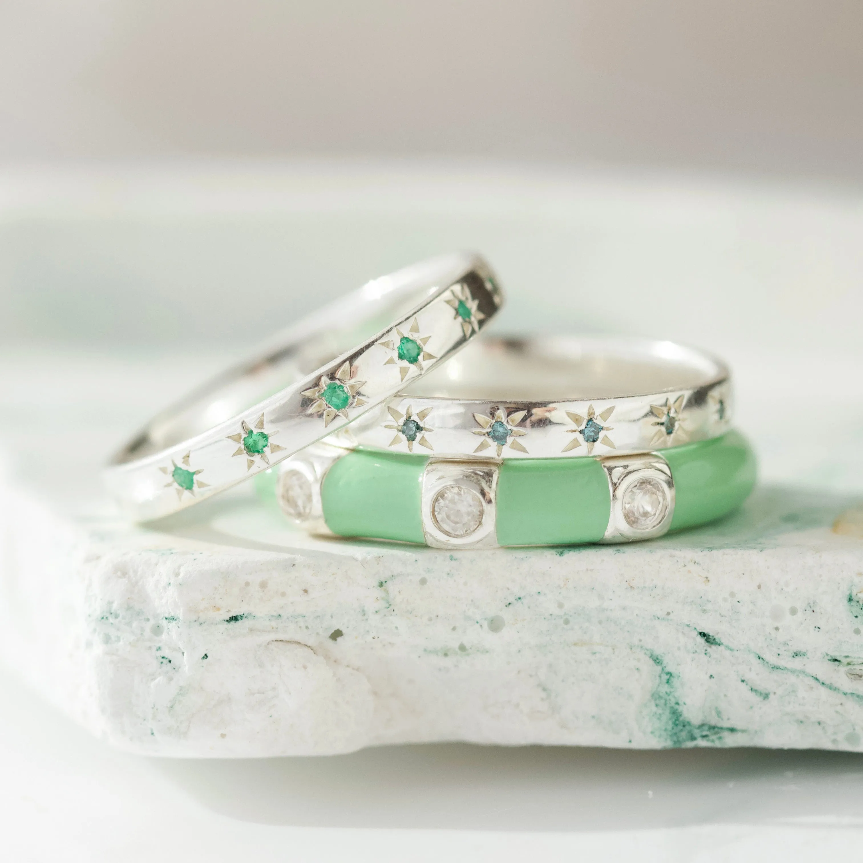 Simple Star Set Emerald Band