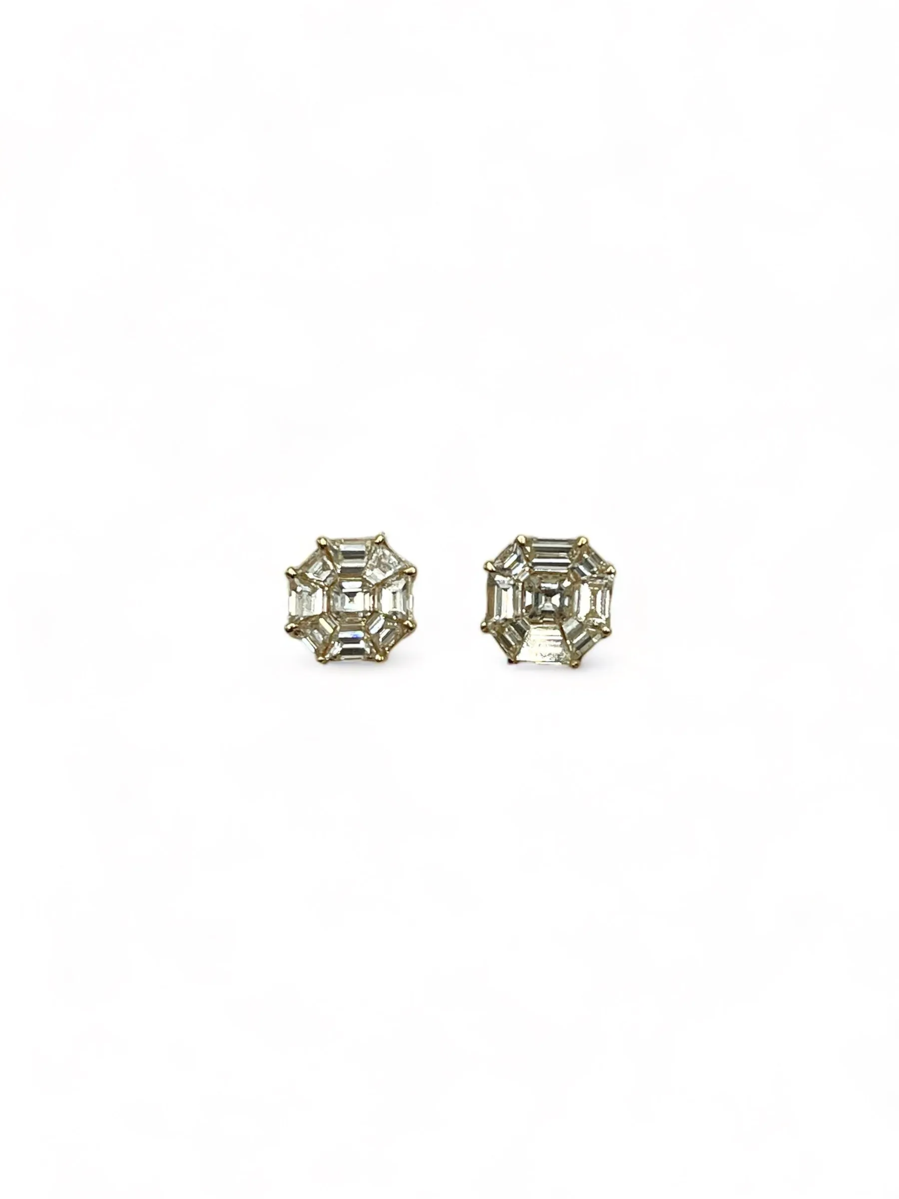 STUD PIE CUT EARRINGS